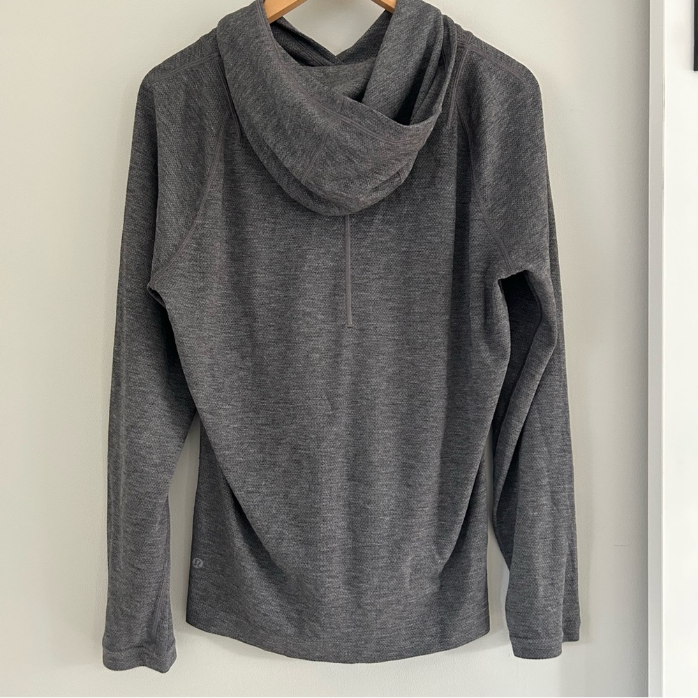 Lulu Men’s Long Sleeve Hoodie Charcoal Gray Size Medium
